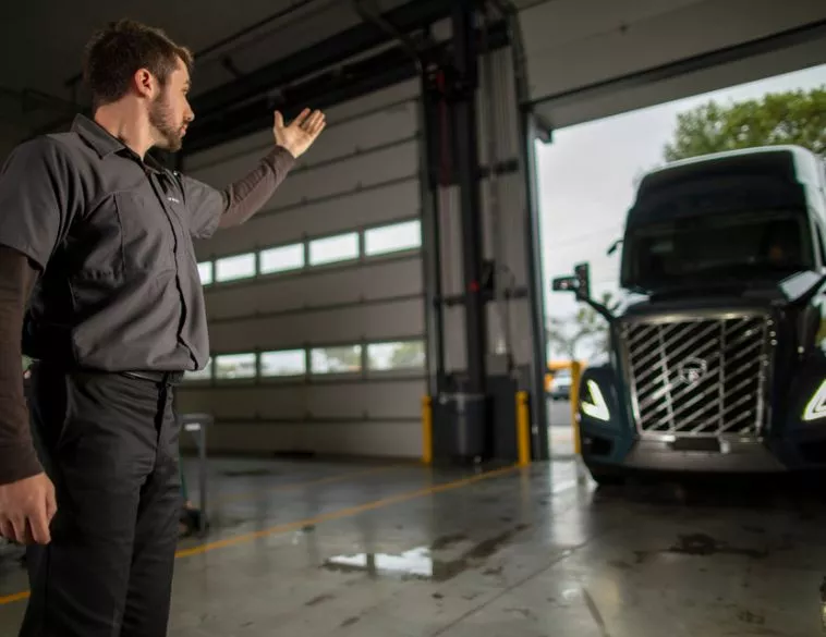 Volvo Bundles Fleet Service and Powertrain Protection